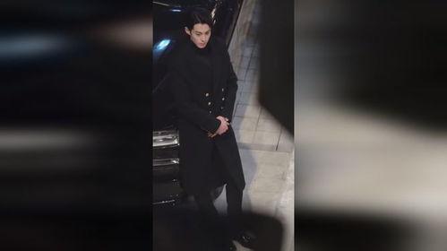 王鹤棣吃瓜的眼神娱乐