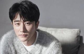 吃瓜小说娱乐圈双男主,娱乐圈双男主的甜蜜较量